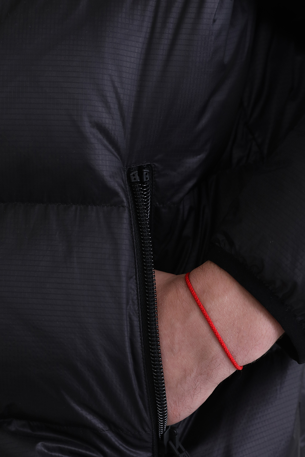 צמיד מיתר מתכוונן